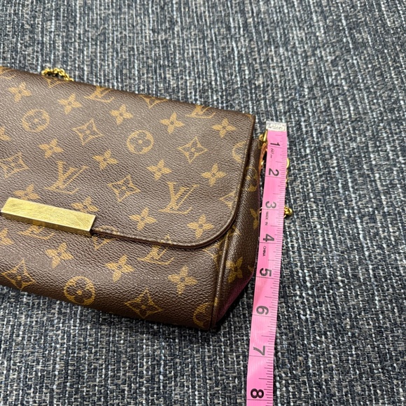 Louis Vuitton Monogram Favorite MM - Picture 13 of 15